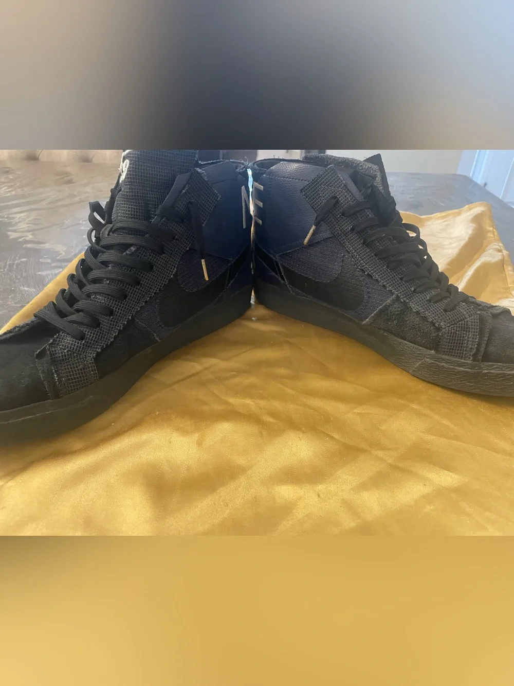 Nike Men’s Black High-Top Sneakers with Subtle Navy Panels size 8 Blazers